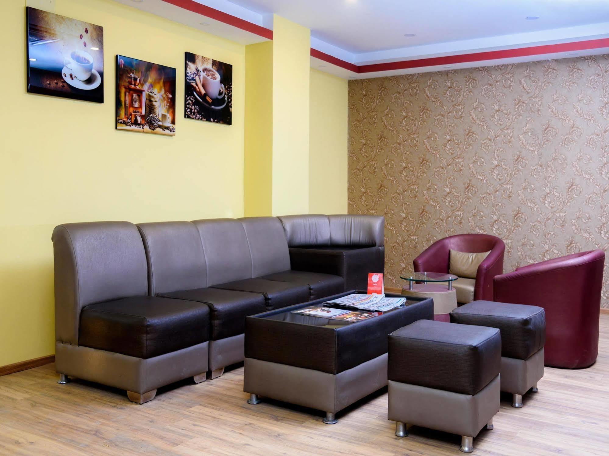 Oyo 105 Hotel Travel Inn 加德满都 外观 照片