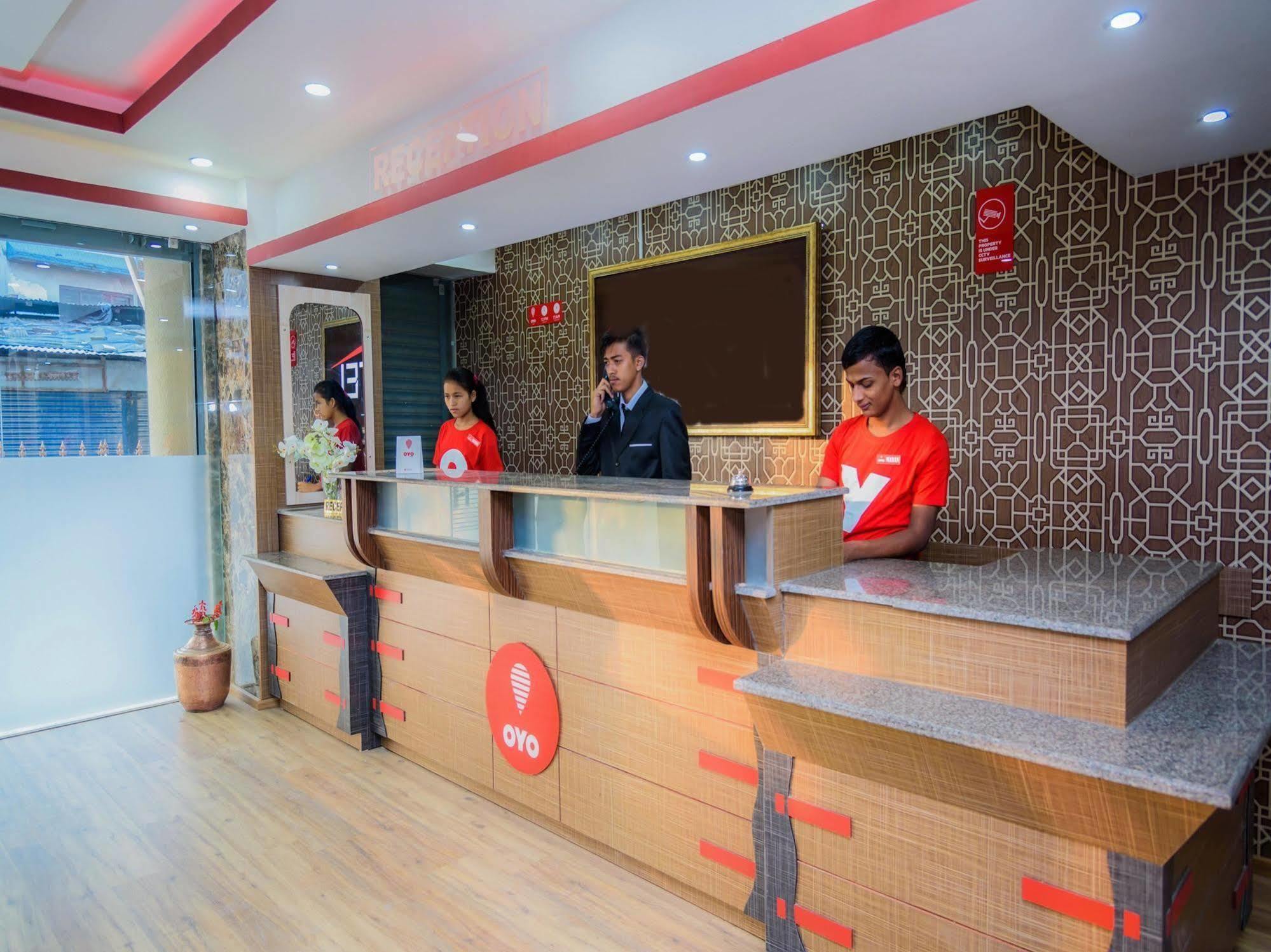 Oyo 105 Hotel Travel Inn 加德满都 外观 照片