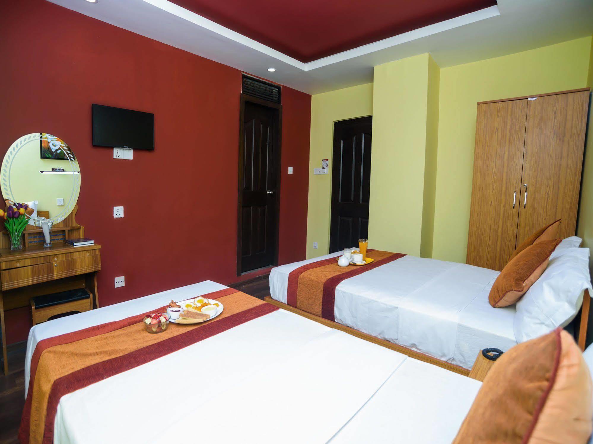 Oyo 105 Hotel Travel Inn 加德满都 外观 照片