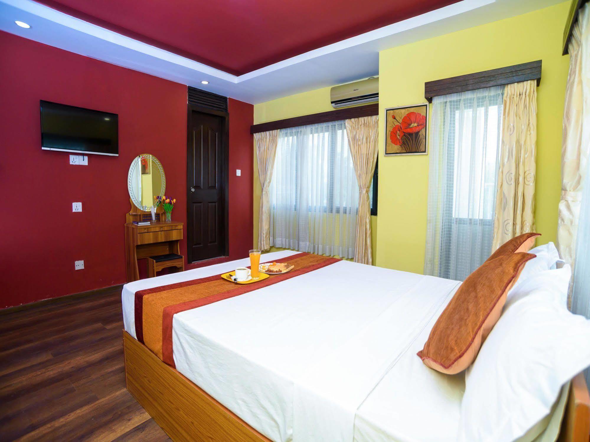 Oyo 105 Hotel Travel Inn 加德满都 外观 照片