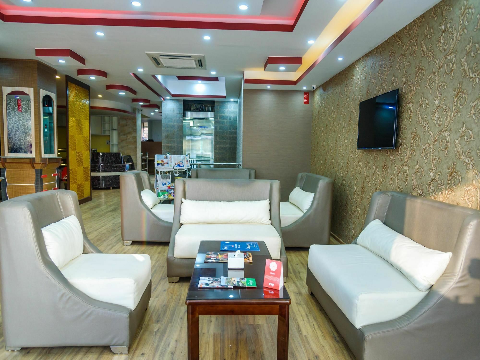Oyo 105 Hotel Travel Inn 加德满都 外观 照片