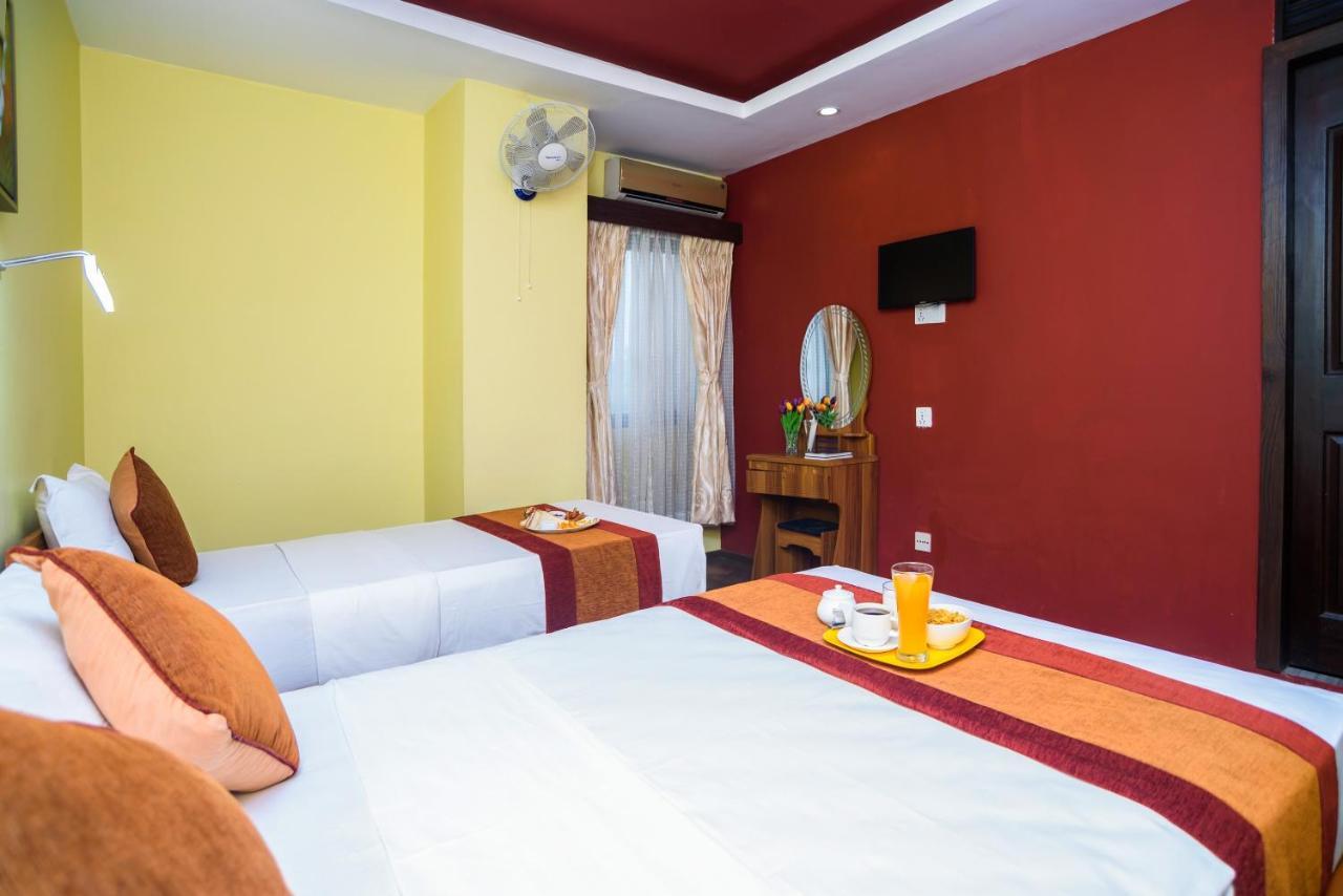 Oyo 105 Hotel Travel Inn 加德满都 外观 照片