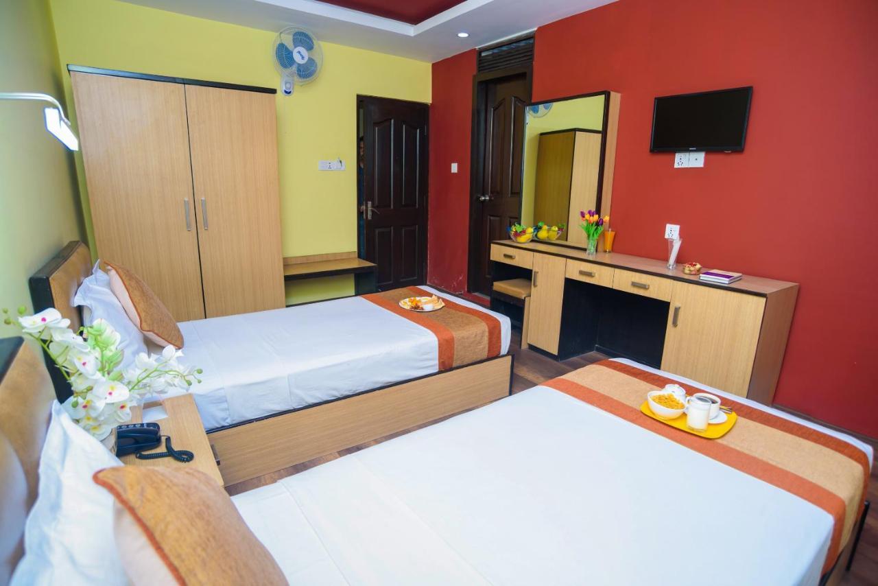 Oyo 105 Hotel Travel Inn 加德满都 外观 照片
